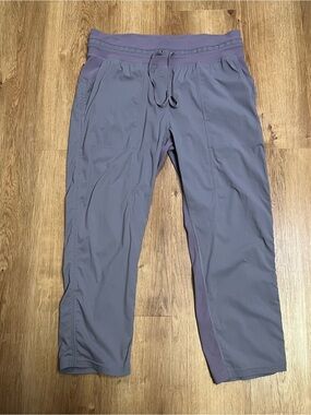 Lululemon Dance Studio Mid-Rise Cropped Pants Womens 10 Lotus Lavender